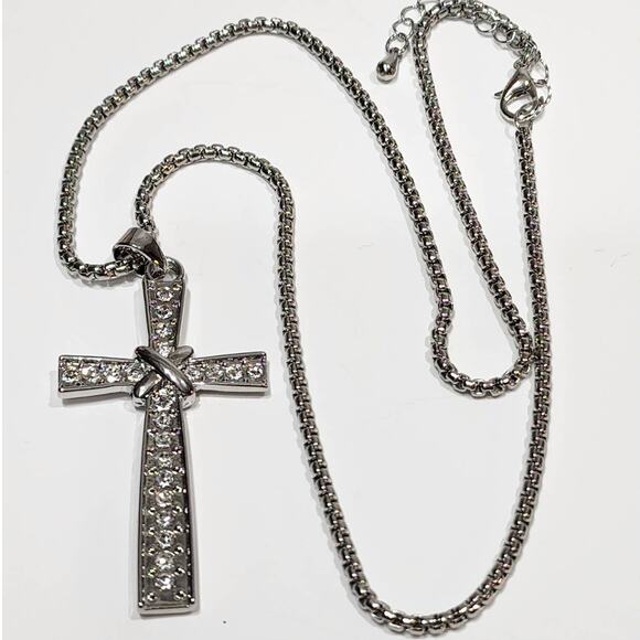 Brilliant Beautiful Austrian Crystal Cross Necklace - Picture 2 of 12